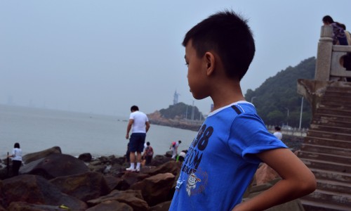 小孩子晚上睡觉出汗多是什么原因-小孩子晚上睡觉磨牙是什么原因、小孩晚上睡觉出汗是什么原因引起的 -小孩子晚上睡觉的时候就要出汗网